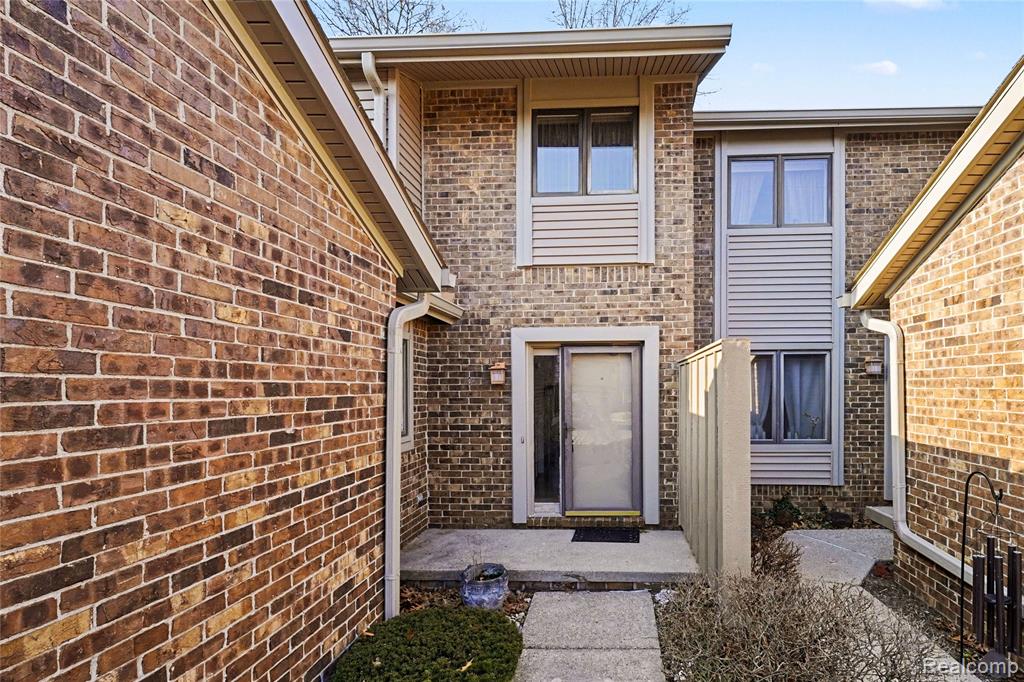 6824 Northcrest Way E, Clarkston, MI — Photo 4