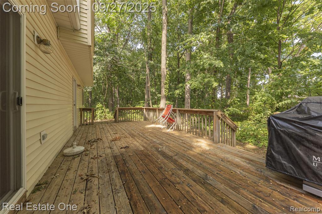 704 Grand Court, South Lyon, MI 48178 — Photo 29