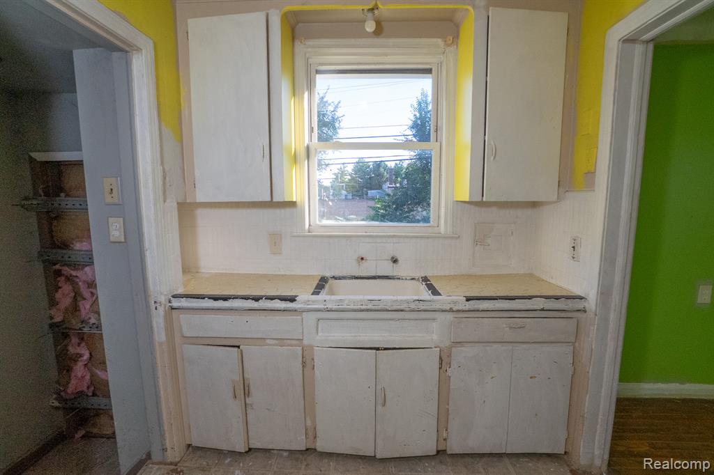 19140 ALGONAC Street, Detroit, MI 48234 — Photo 18
