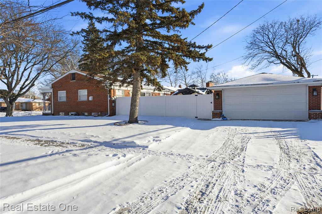6341 N Charlesworth Street, Dearborn Heights, MI 48127 — Photo 3