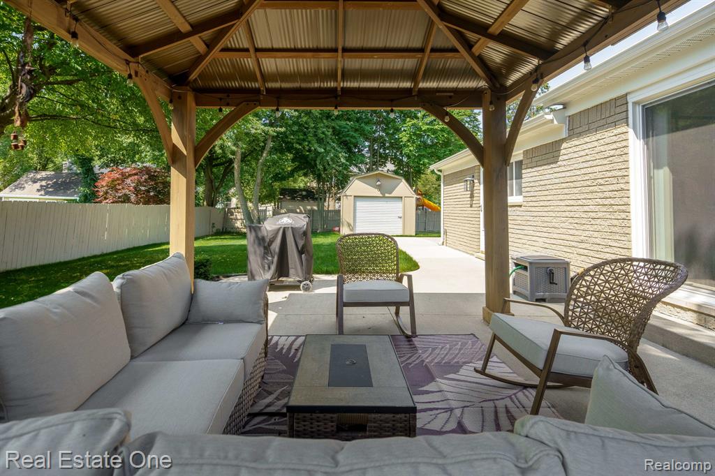 9545 Crown Ridge Drive, White Lake, MI — Photo 10