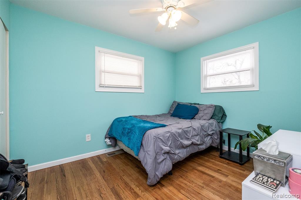 957 E Meyers Avenue, Hazel Park, MI 48030 — Photo 15