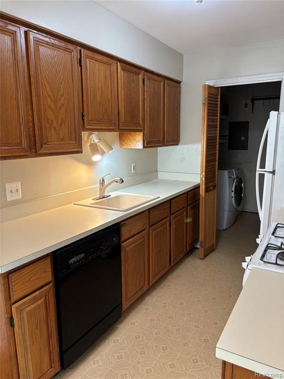 7751 LAKE RIDGE DR UNIT 28, Waterford, MI 48327 — Photo 6
