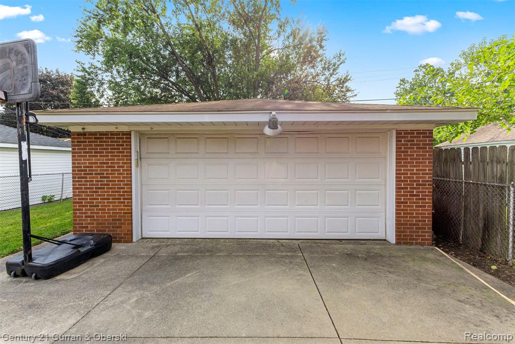 9299 Becker Avenue, Allen Park, MI 48101 — Photo 36