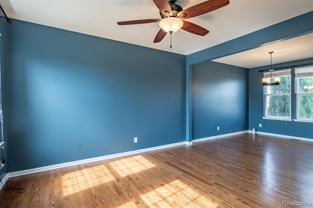 9535 GLENHILL Drive, Ypsilanti, MI 48198 — Photo 6