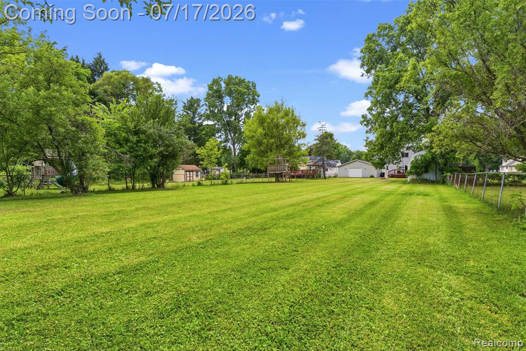 2496 Stockbridge Street, Burton, MI 48509 — Photo 34
