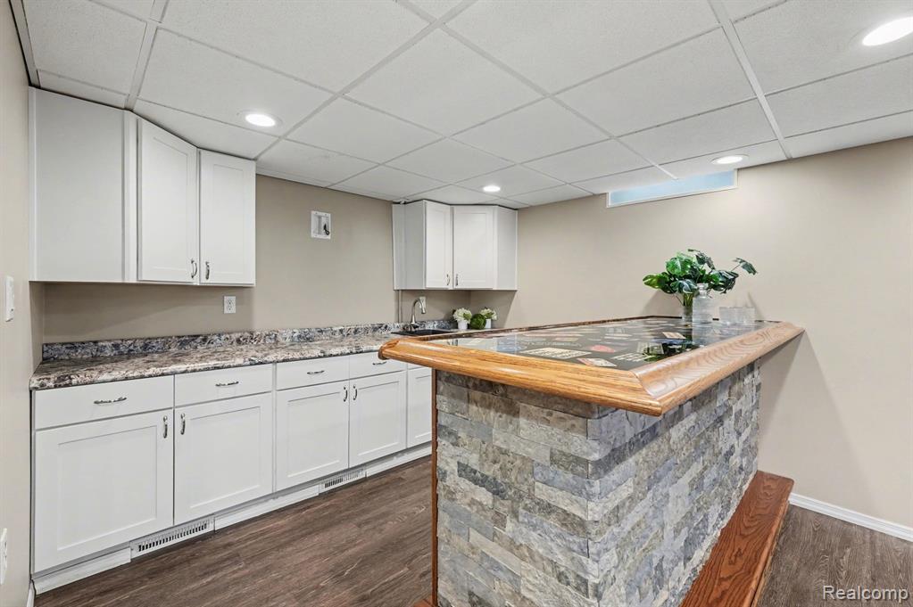 39712 Crystal Drive, Sterling Heights, MI 48310 — Photo 13