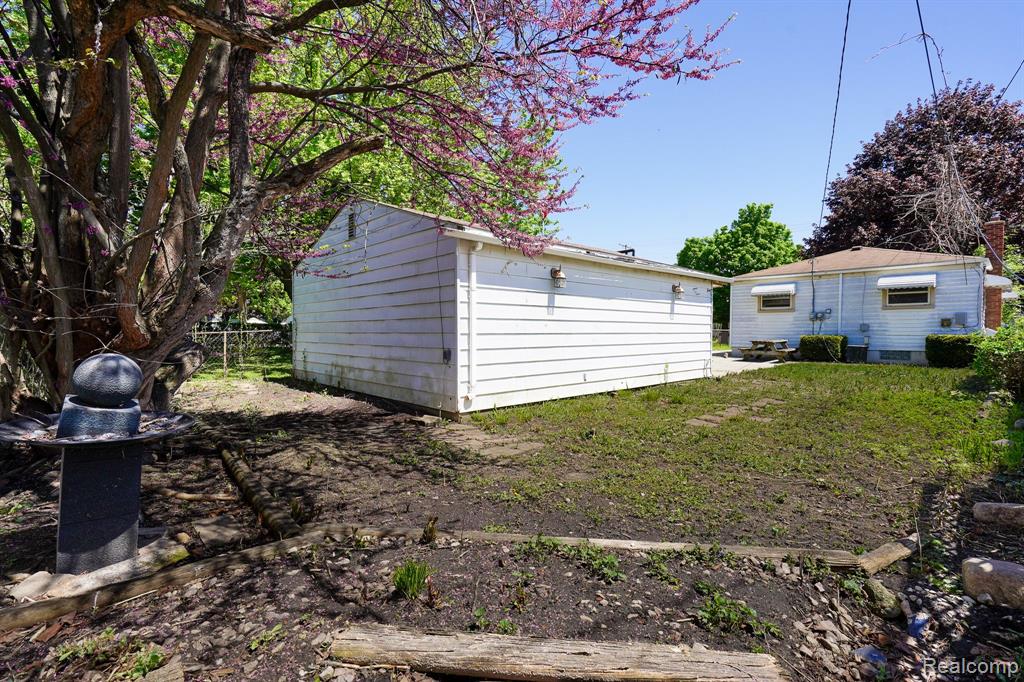 4620 DUDLEY Street, Dearborn Heights, MI 48125 — Photo 7