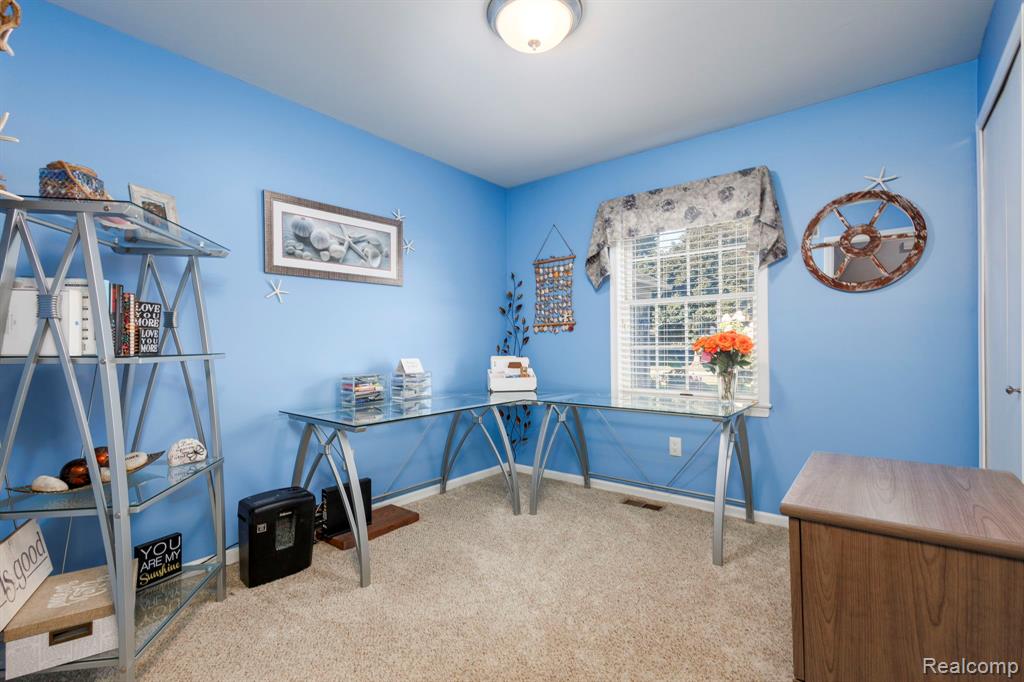 48200 Burton Drive, Shelby Twp, MI 48317 — Photo 20