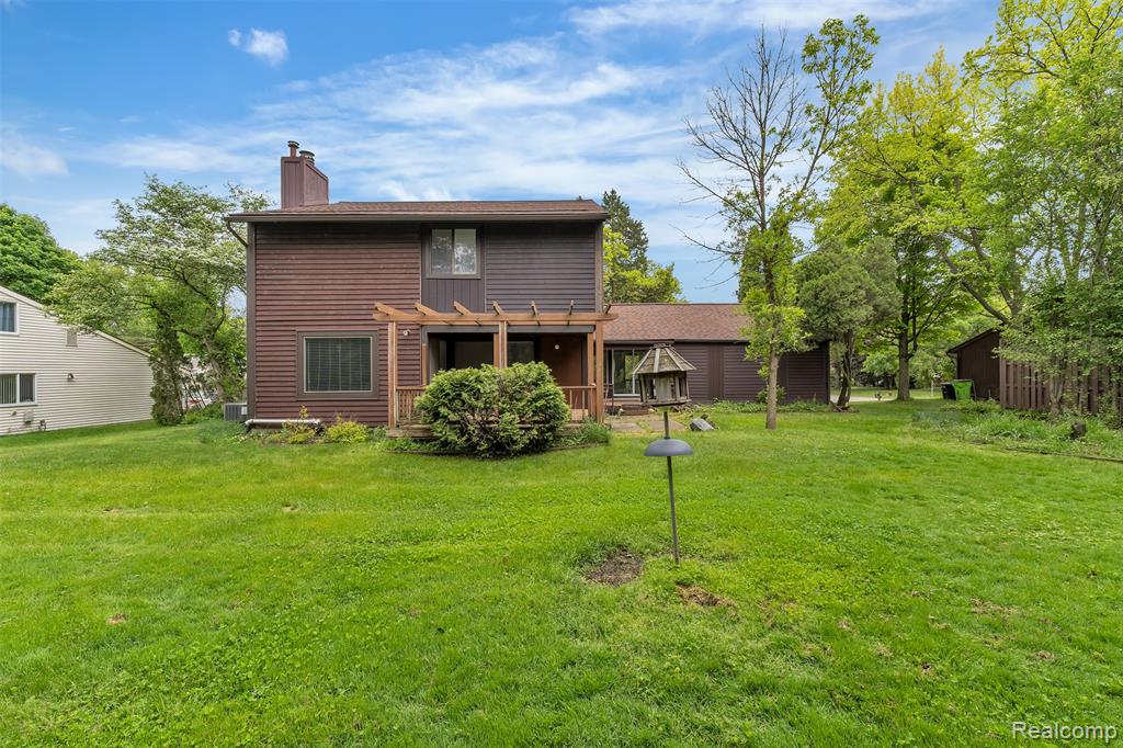 5772 Perrytown Drive, West Bloomfield, MI — Photo 50
