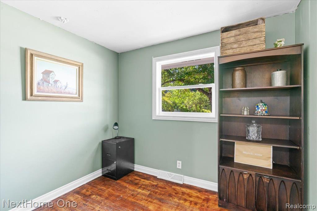 418 N HOWARD, Webberville, MI 48892 — Photo 10