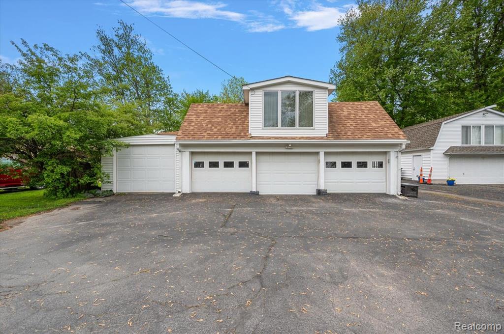 13358 Laplaisance Woods Street, La Salle, MI — Photo 46