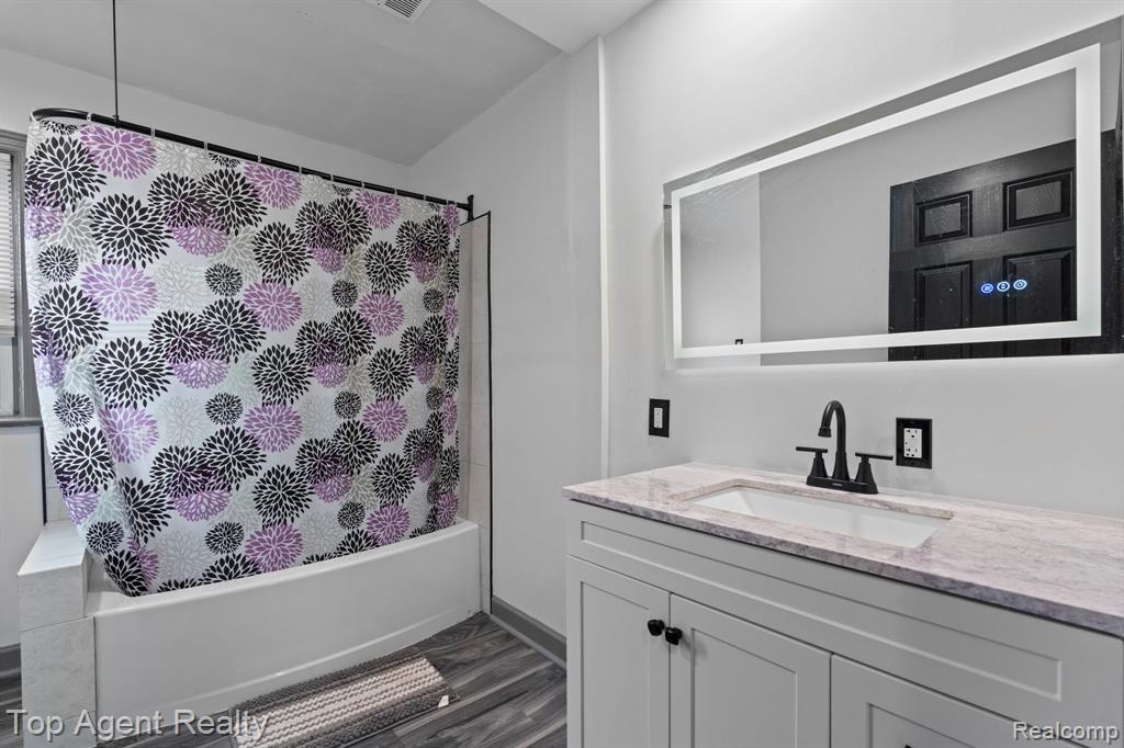 16204 Wisconsin Street, Detroit, MI 48221 — Photo 22