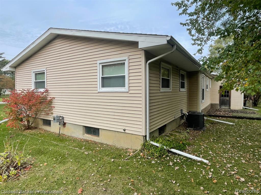 7071 Brittwood Lane, Flint, MI 48507 — Photo 10