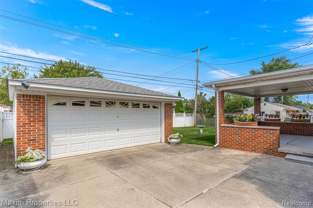 6545 N Charlesworth Street, Dearborn Heights, MI 48127 — Photo 18