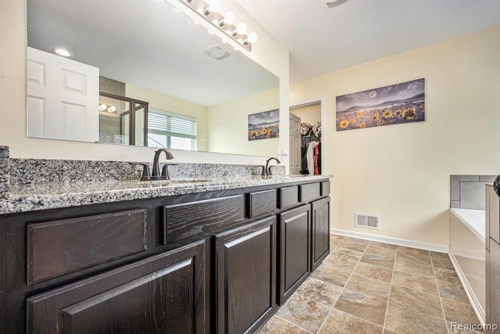 41259 Rugosa Drive, Clinton Twp, MI 48038 — Photo 15