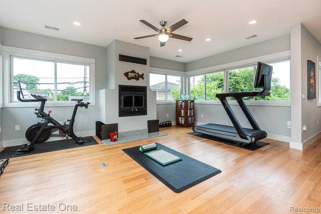 426 W University Drive, Rochester, MI 48307 — Photo 27