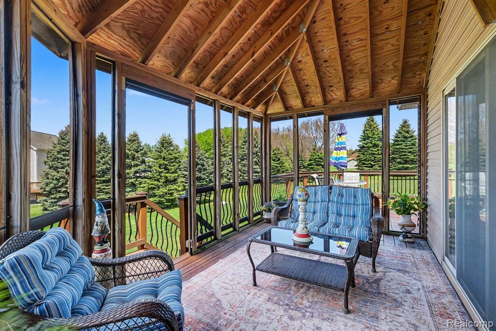 408 N Outlook Court, Perry, MI 48872 — Photo 33