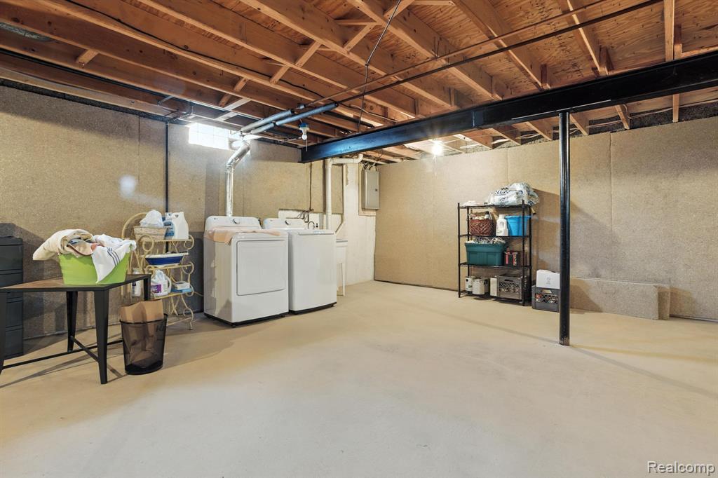 42393 Royal Lane, Clinton Twp, MI 48038 — Photo 23