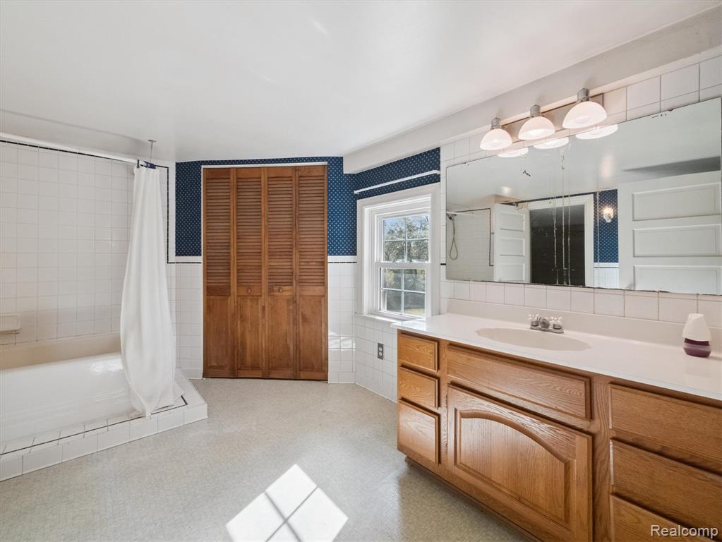 260 S DEXTER Street, Pinckney, MI 48169 — Photo 44