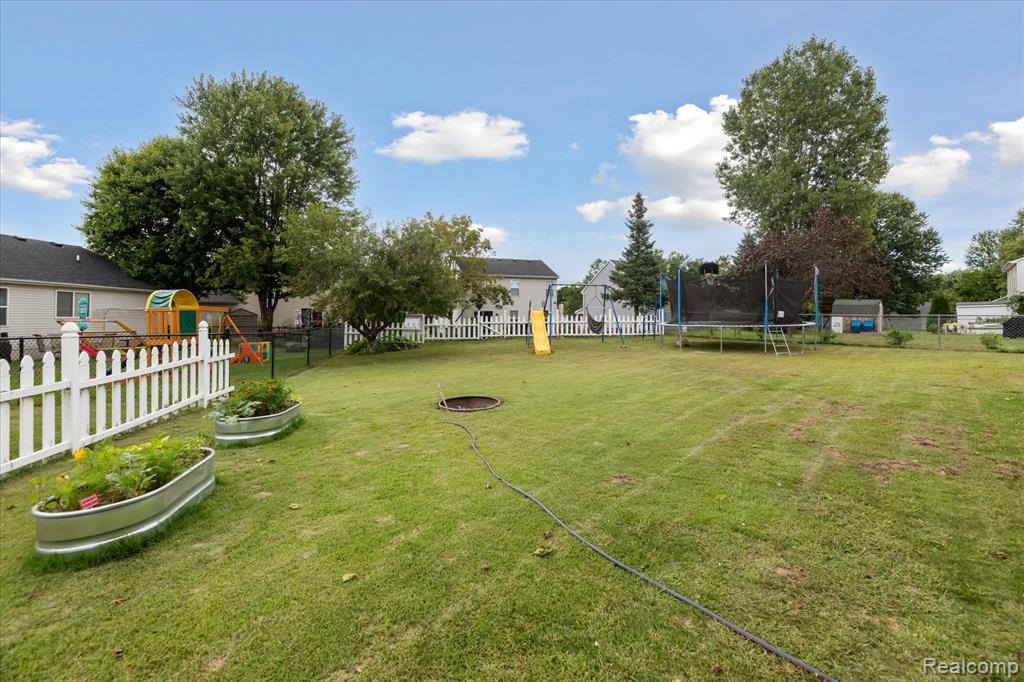 729 Cricket Crossing, Pinckney, MI 48169 — Photo 40