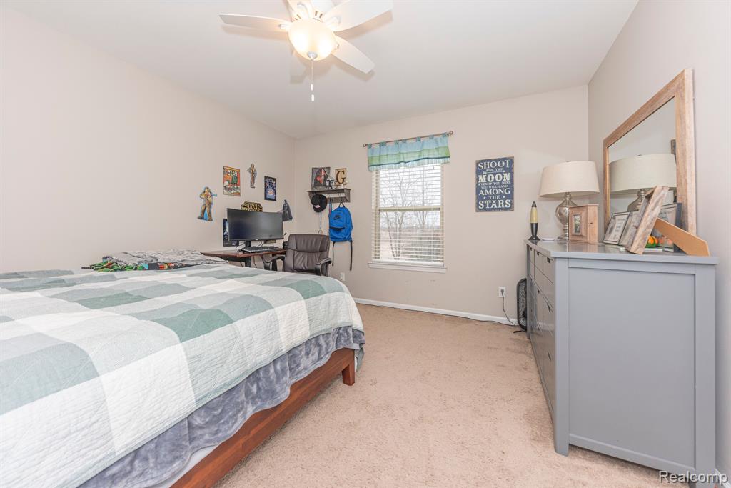 806 LAKE WOODS Drive, Canton, MI 48188 — Photo 52