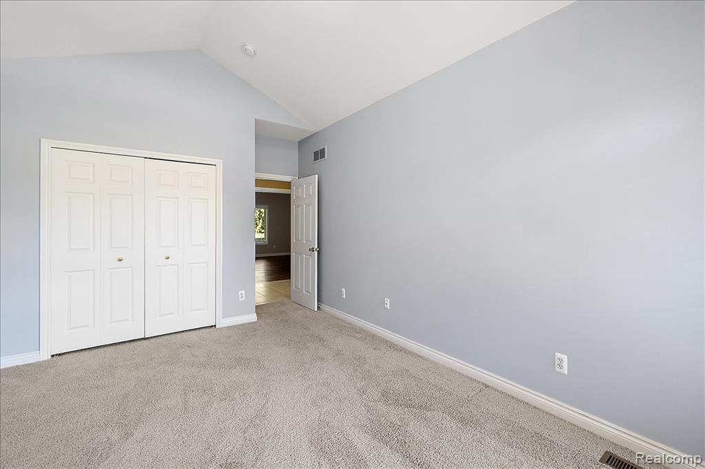 49763 Decker Drive, Shelby Twp, MI 48317 — Photo 32