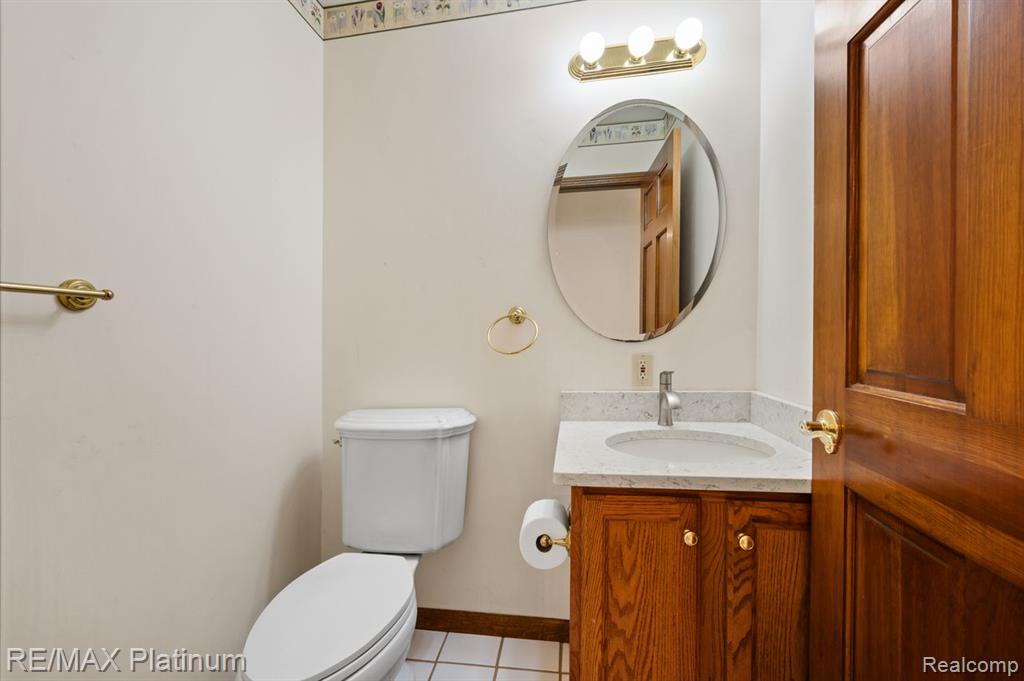 12902 Autumn Ridge Court, Milford, MI 48380 — Photo 34