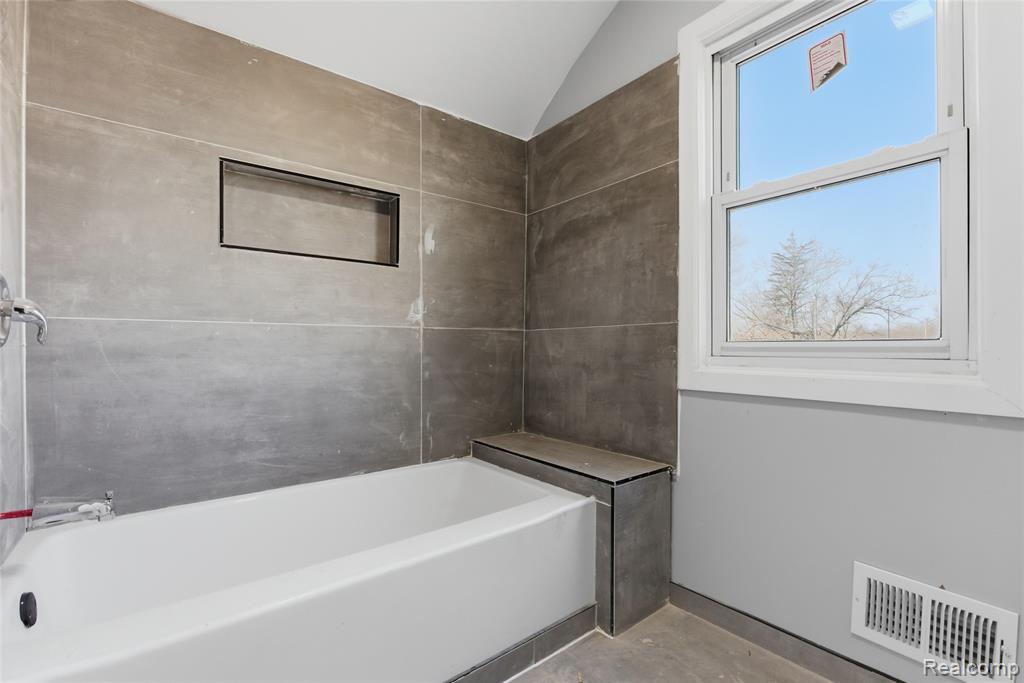 517 W Hollywood, Highland Park, MI 48203 — Photo 16