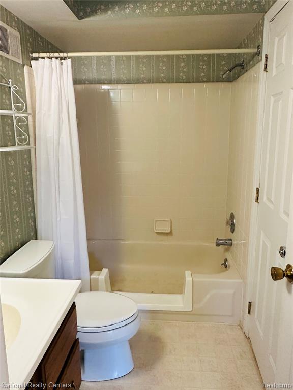 11783 Shenandoah Drive, 1, South Lyon, MI 48178 — Photo 17