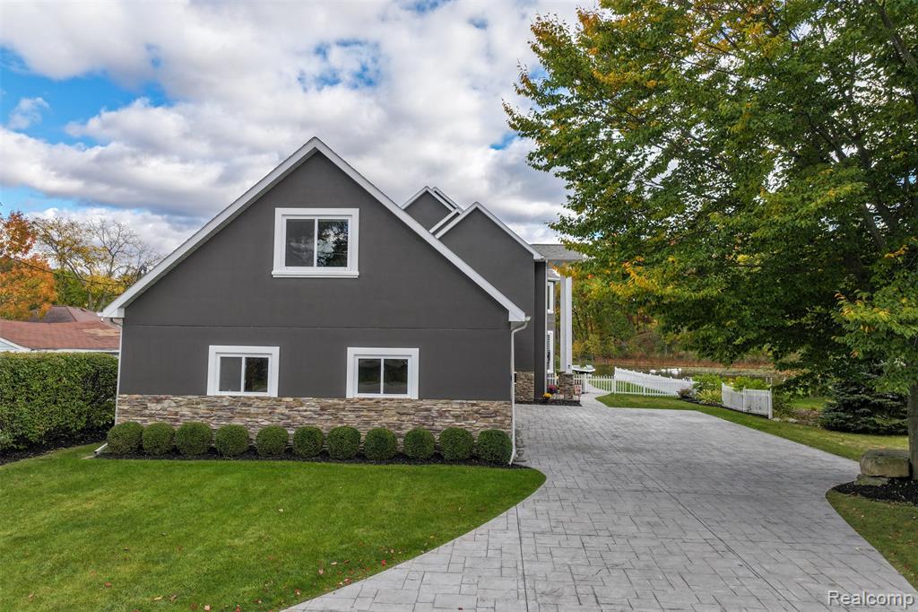 16083 Whitehead Drive, Linden, MI 48451 — Photo 22