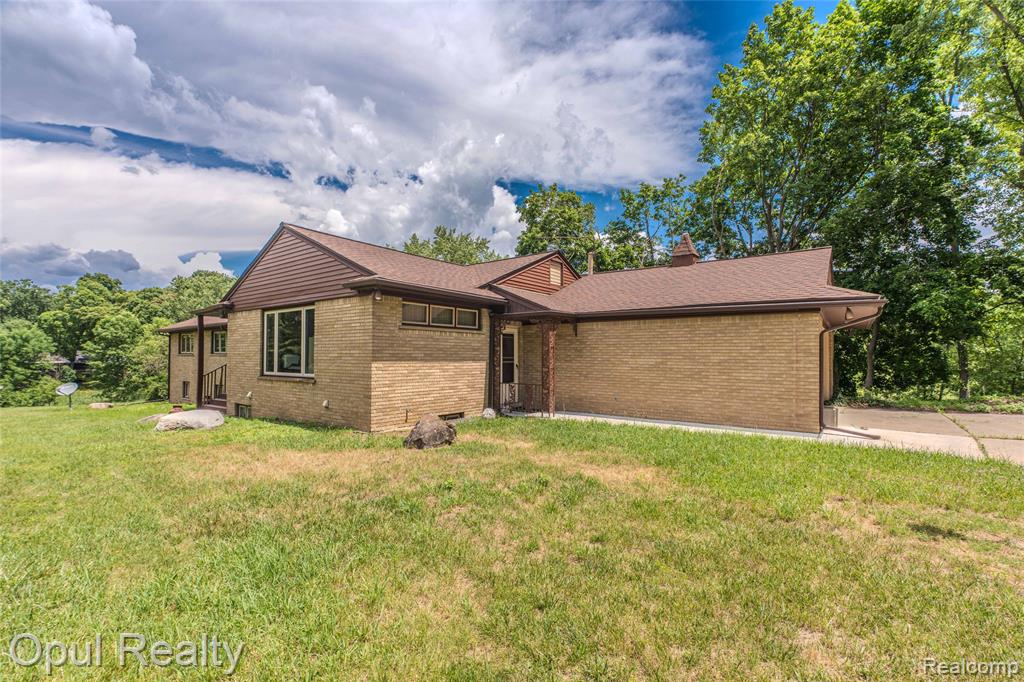 6455 Norham Road, Bloomfield Hills, MI 48301 — Photo 22
