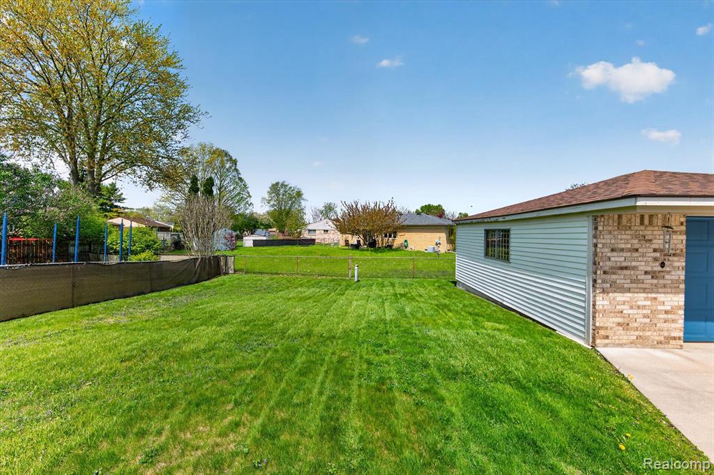 23712 Cedar Ridge Drive, Romulus, MI 48174 — Photo 32