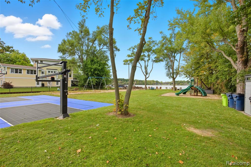 5190 Westcombe Lane, West Bloomfield, MI 48324 — Photo 37