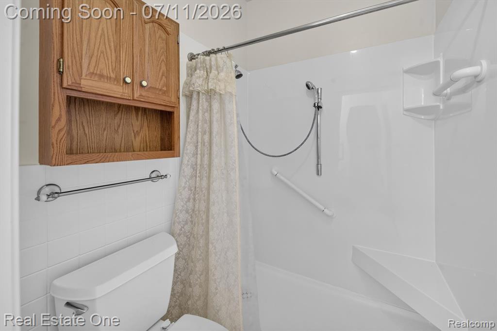 5128 Queensway, Howell, MI 48843 — Photo 35