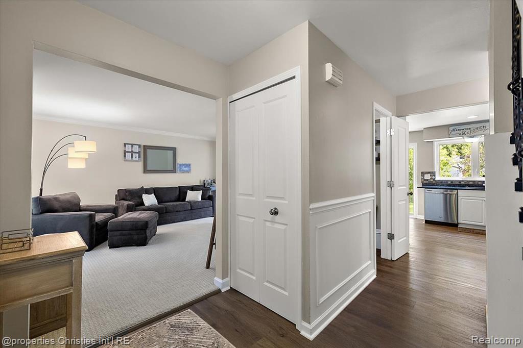 555 Worthington Road, Canton, MI 48188 — Photo 7