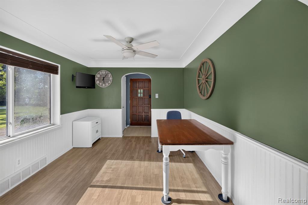 7077 Frances Road, Flushing, MI 48433 — Photo 12