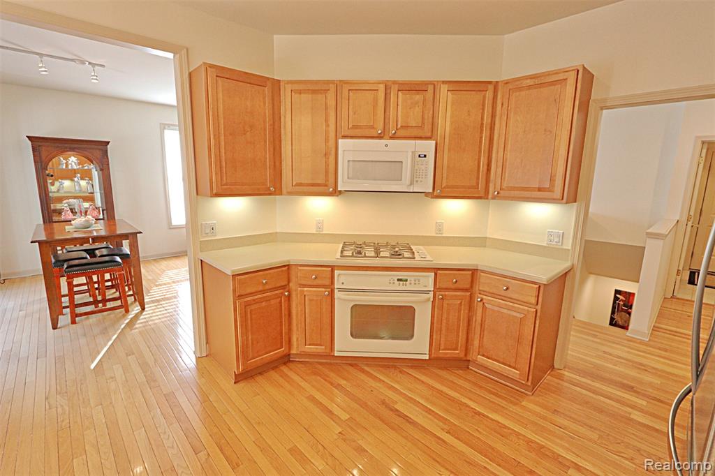 16418 Cypress Court, 54, Northville, MI 48168 — Photo 15