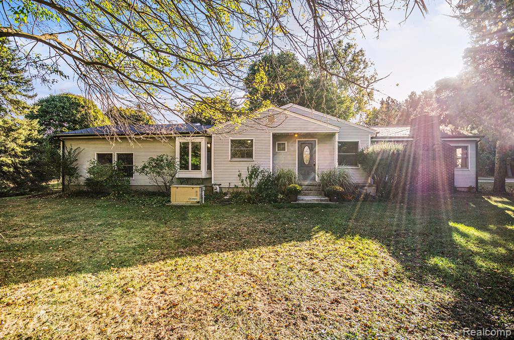 8344 Ellis Road, Clarkston, MI 48348 — Photo 2