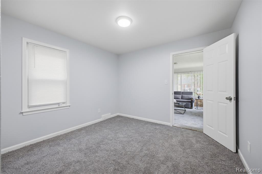 18492 Warwick Street, Detroit, MI 48219 — Photo 15