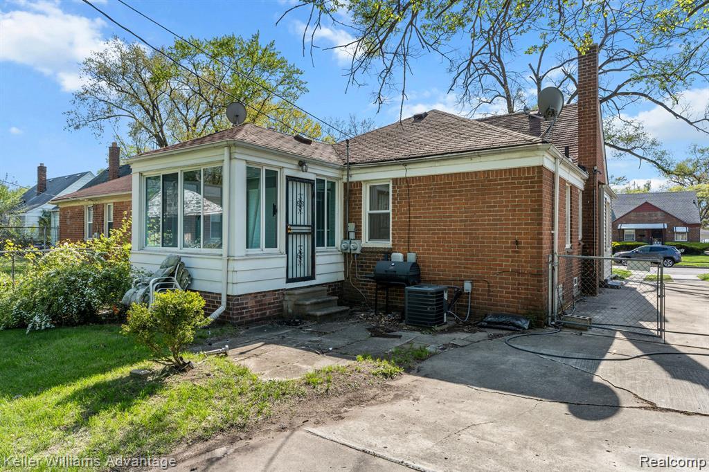 20558 Oakfield Street, Detroit, MI 48235 — Photo 22