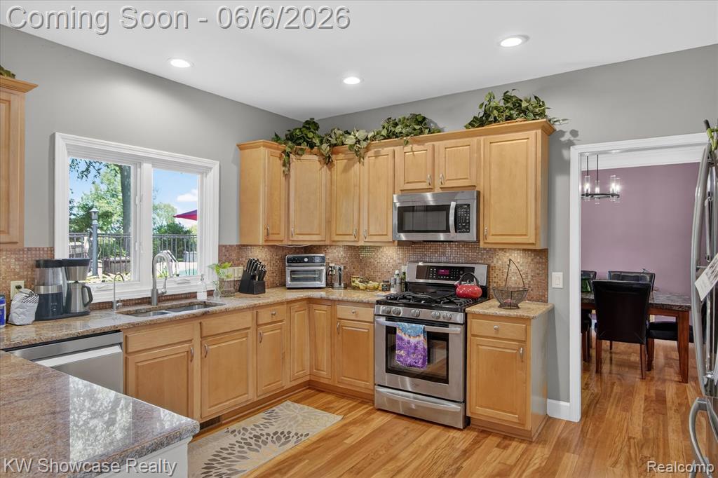 6220 Whispering Meadows Drive, White Lake, MI 48383 — Photo 19