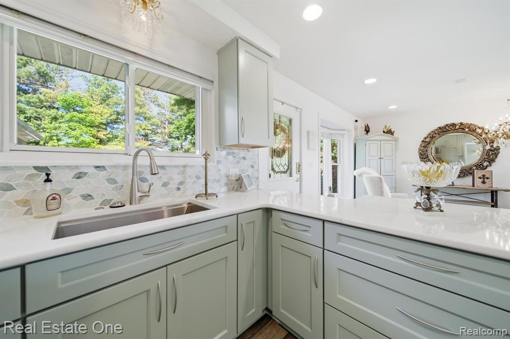 8080 Pine Ranch Drive, Brighton, MI 48114 — Photo 13