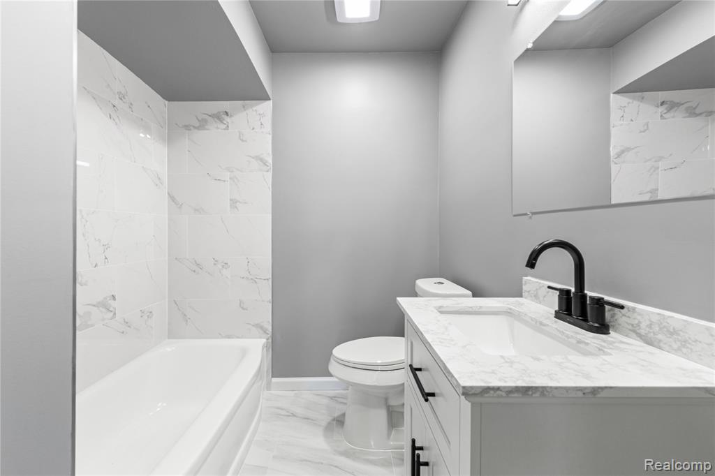 23701 Coyle Street, Oak Park, MI 48237 — Photo 22