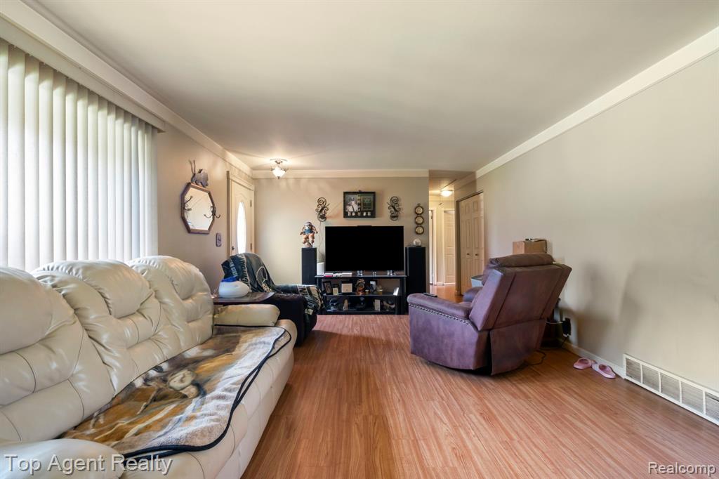 54951 Ridge Road, New Baltimore, MI 48047 — Photo 21