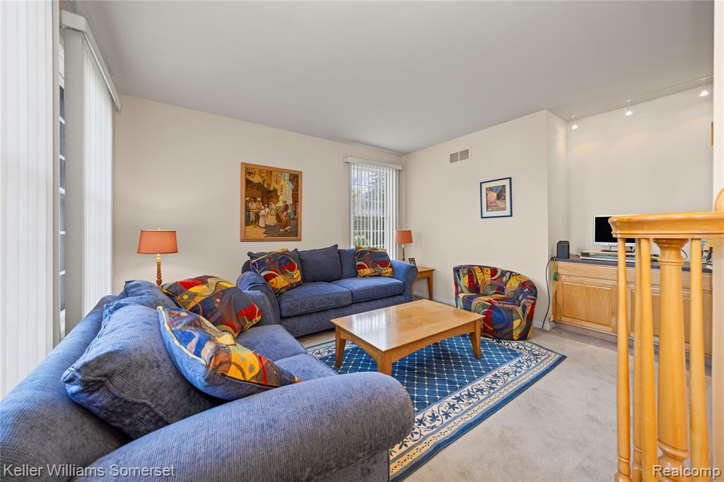 41659 Touchstone Drive, Sterling Heights, MI 48314 — Photo 11