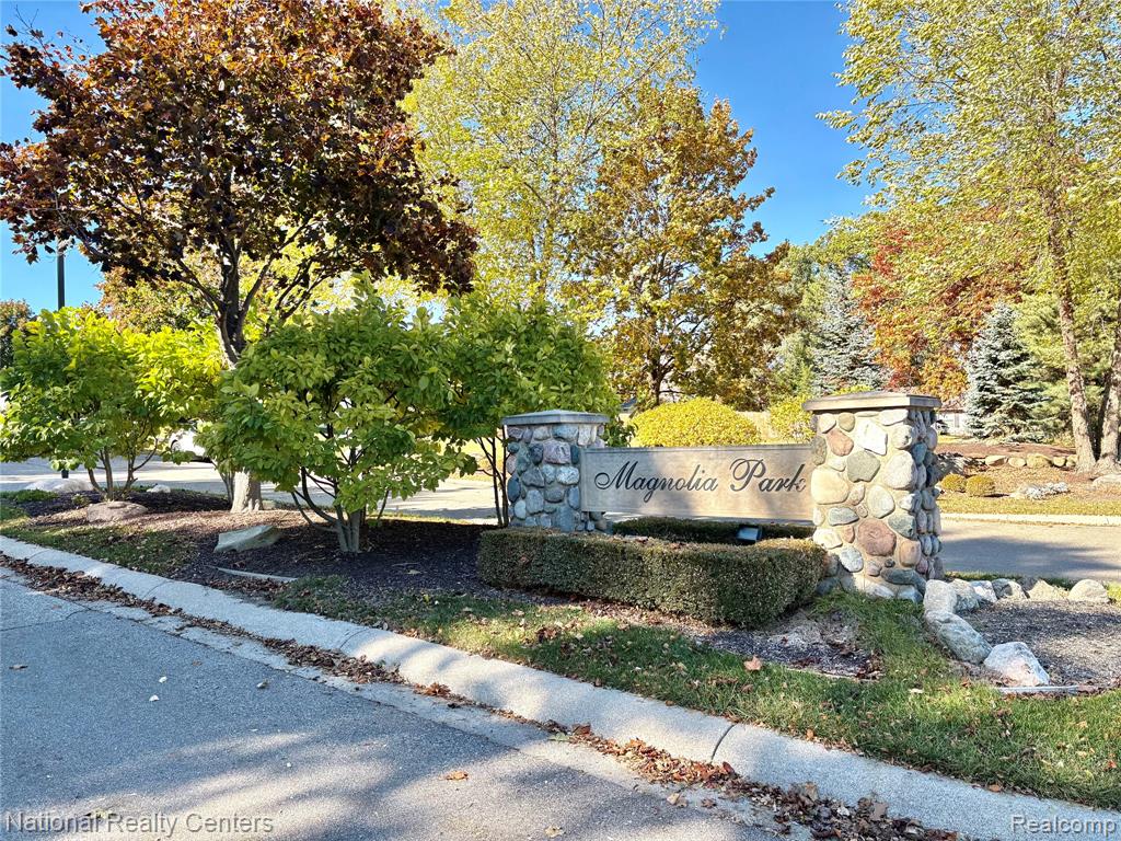 7053 Magnolia Lane, Waterford, MI 48327 — Photo 19