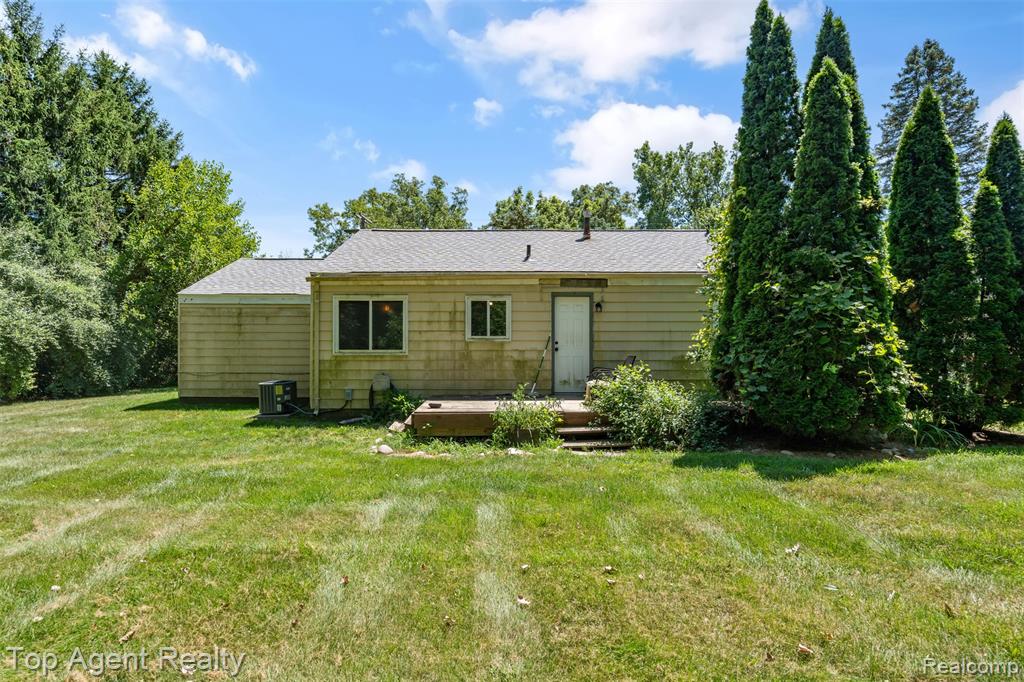 227 W Peterson Drive, Brighton, MI 48114 — Photo 18