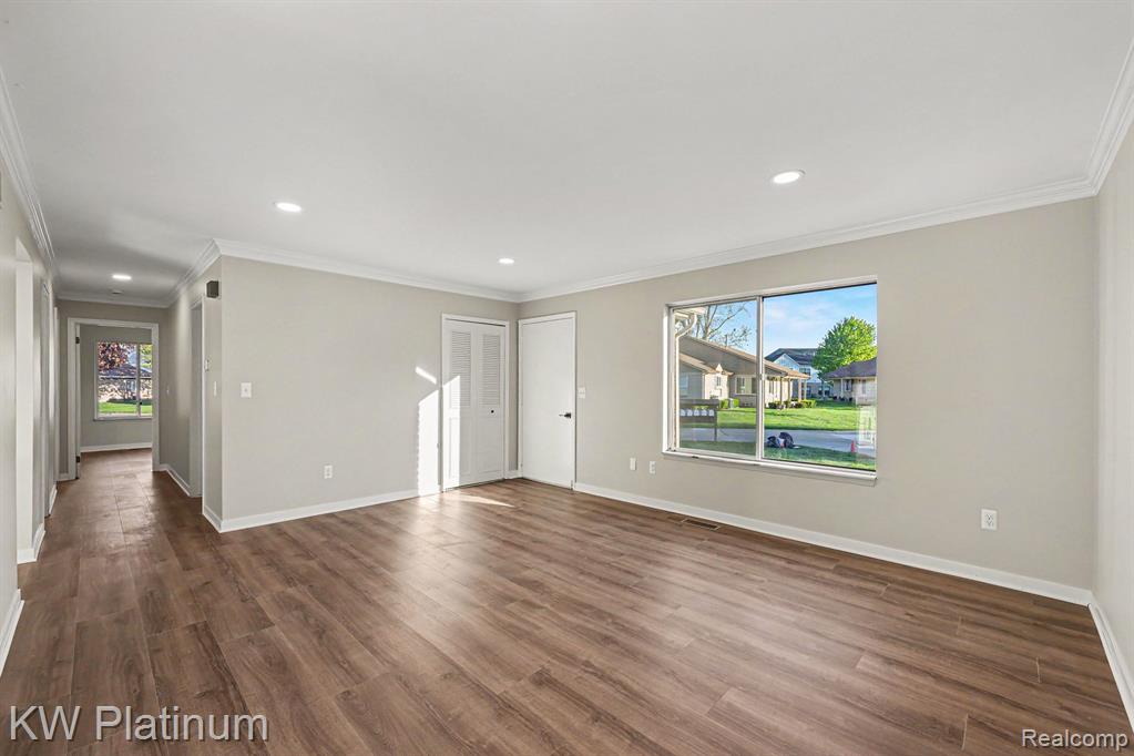 31825 Breezeway, New Baltimore, MI 48047 — Photo 4