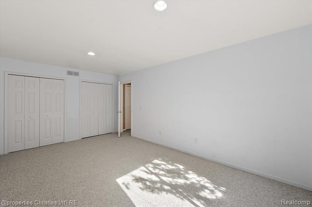 6835 High Ridge Road, West Bloomfield, MI 48324 — Photo 42